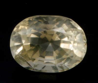 amphibole edenite 354 very light yellow Burma